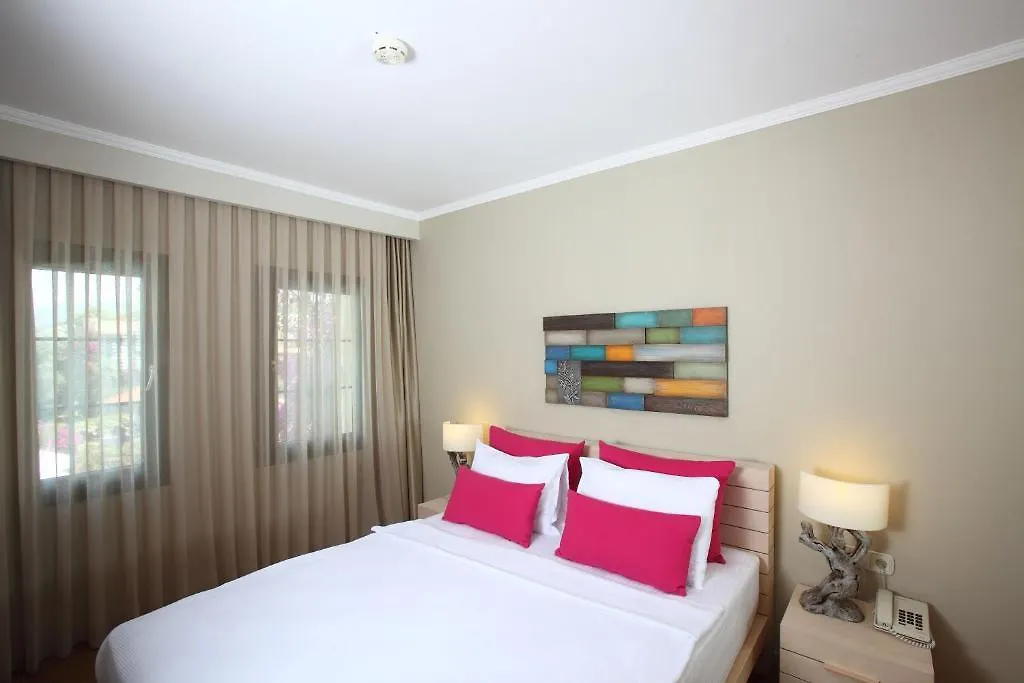 Zeytinada Hotel Torba 4*,
